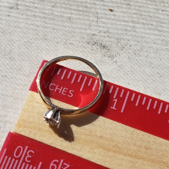 Vintage Stylecraft 10kt gold and diamond ring size 6 - Picture 10 of 16